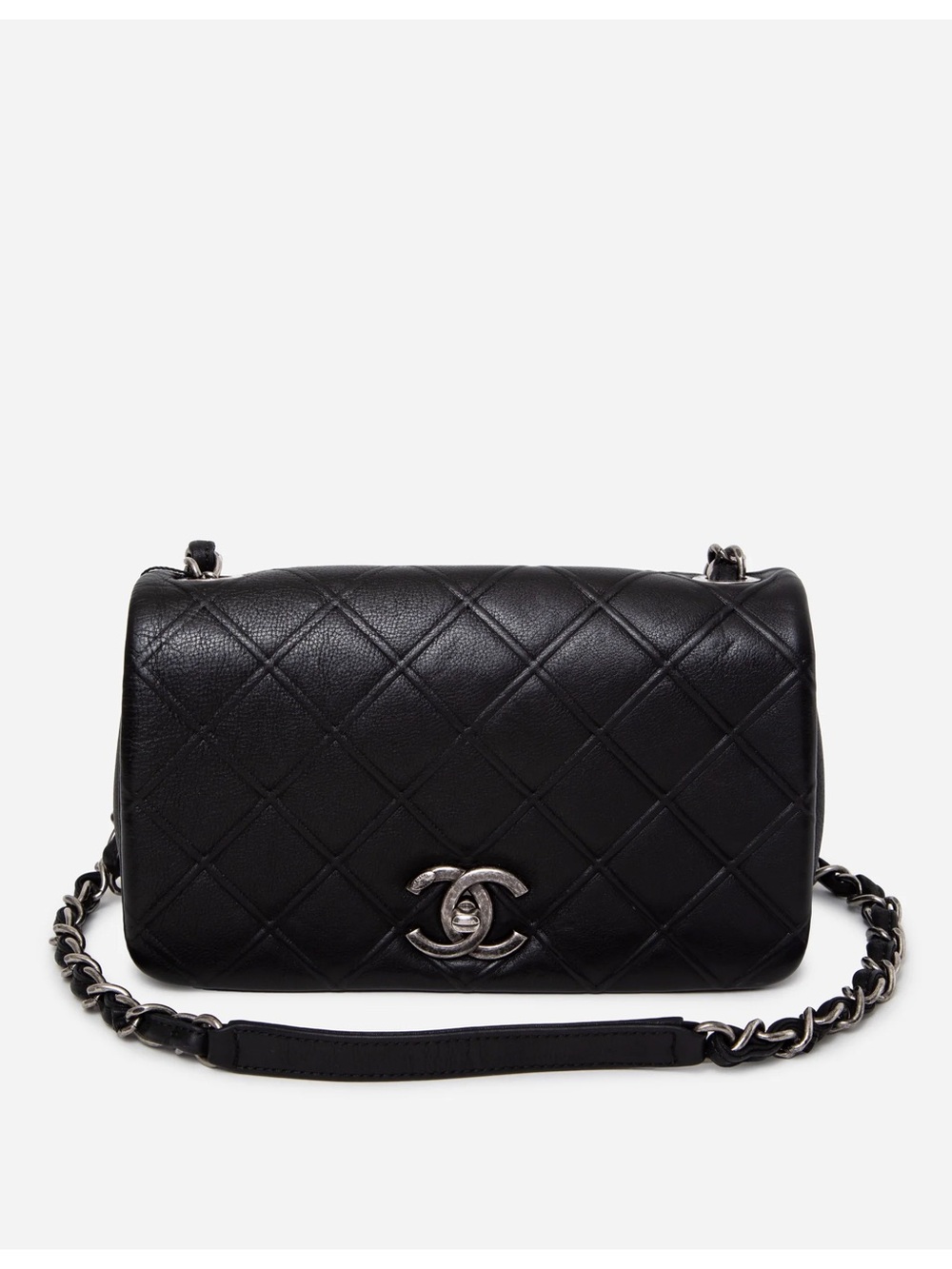 Pre-Owne Chanel Small 2014 Calfskin New Chic Flap Bag Black